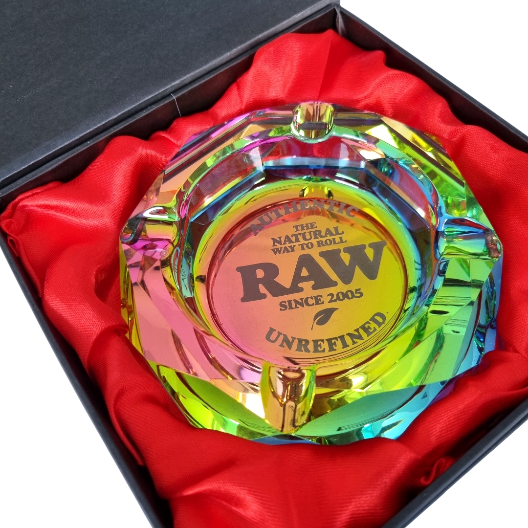 raw_glass_ashtray_rainbow_2