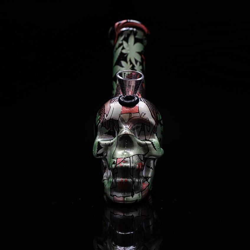 Mini-Glasbong-SKULL--5-glow-2018282-5-det~-~media--7d037260--query.cb4a9e1f